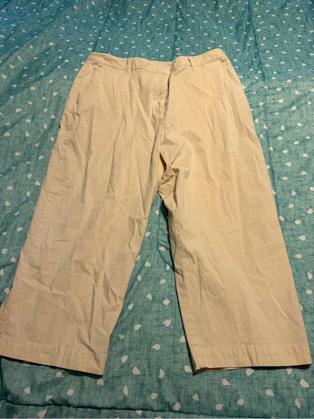 Sz 16 Classic Elements Women's Cream Stripe Capris. MUST BE BUNDLED